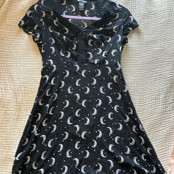 Hot Topic Dresses & Skirts - Hot Topic Black Dress with Celestial Pattern